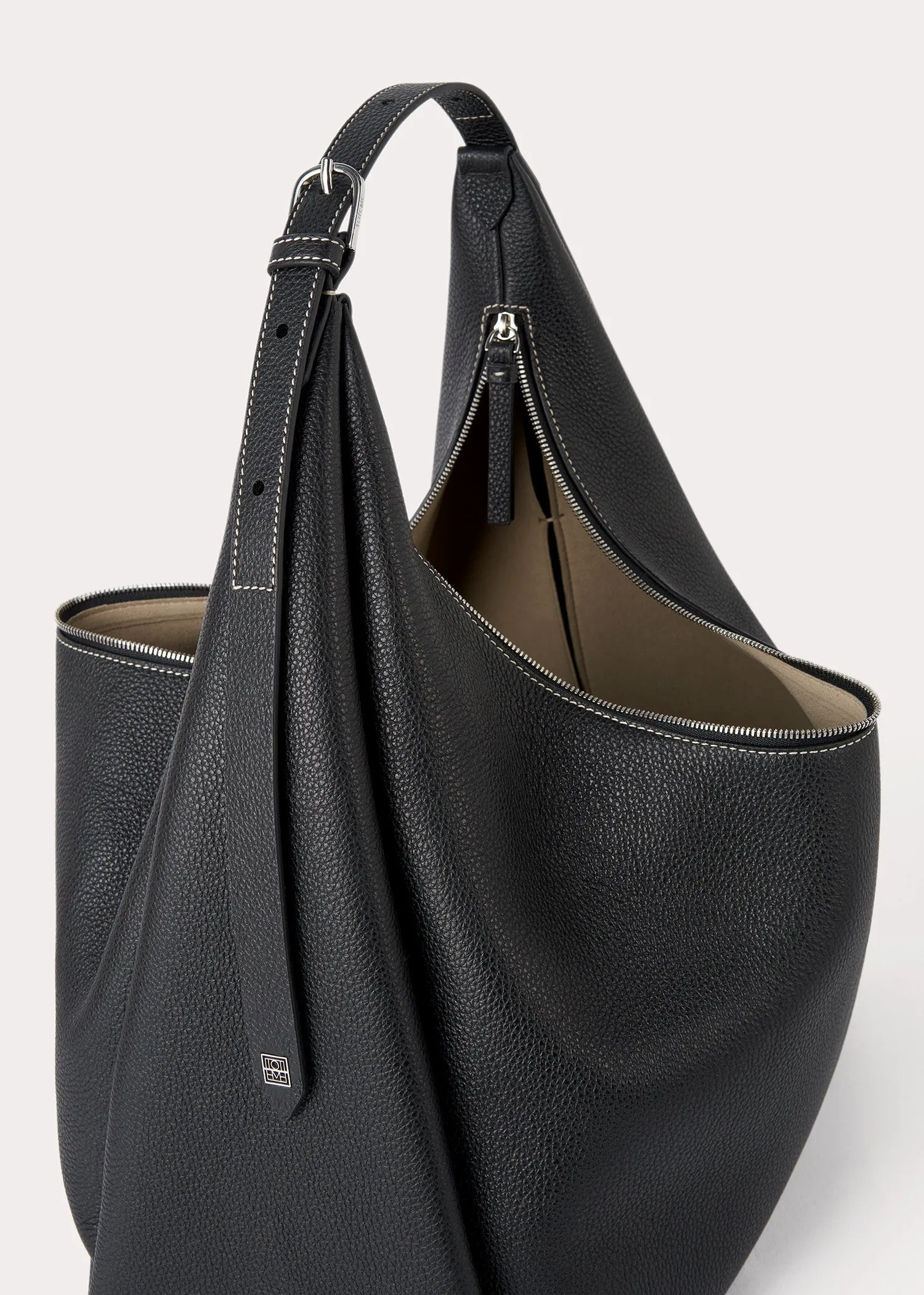 Grained-leather hobo bag black