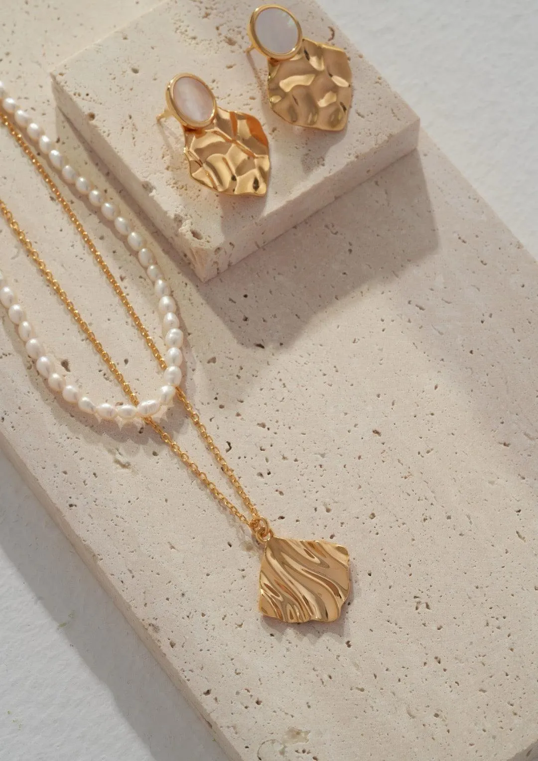Pearl Layered Pendant Necklace